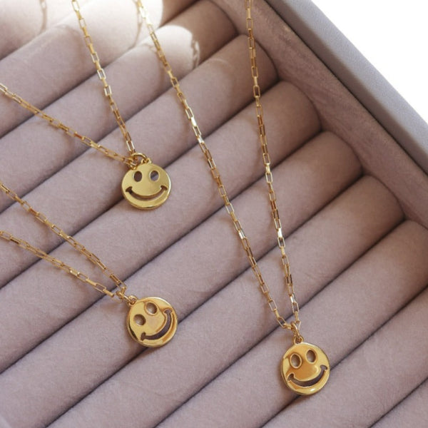 Solid Smiley Link Necklace