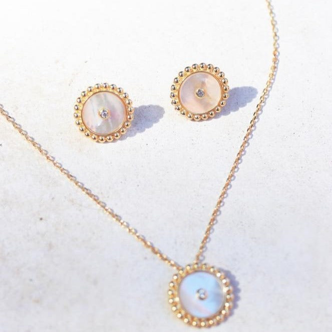 Nacar Stud & Necklace Set